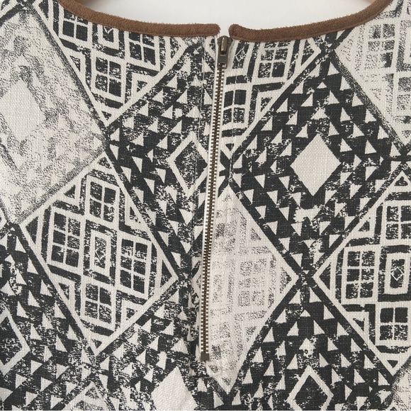 VERO MODA DENIM WHITE/GREY GEOMETRIC PATTERN TOP WITH BROWN SUEDE TRIM TOP, SM - Picture 8 of 13